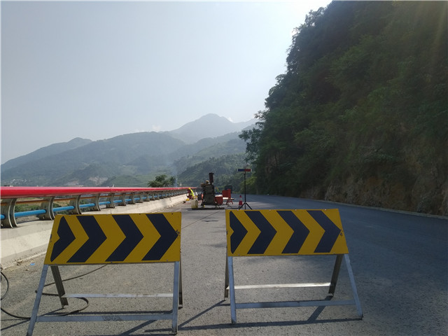 公路护栏生产与施工