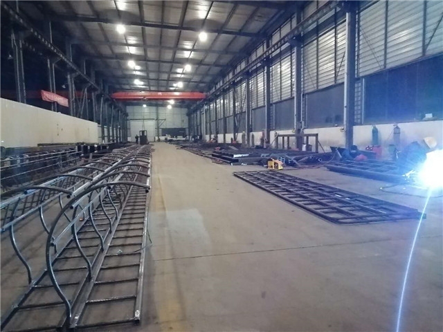 设备平台与栏杆